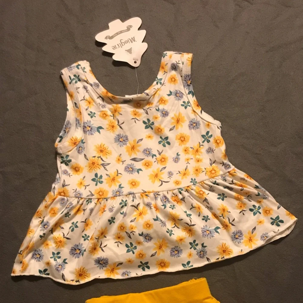 NWT Floral 6-12 Month Outfit